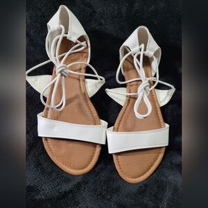 ✨️3/$15✨️ Ardene Flat White Sandals
